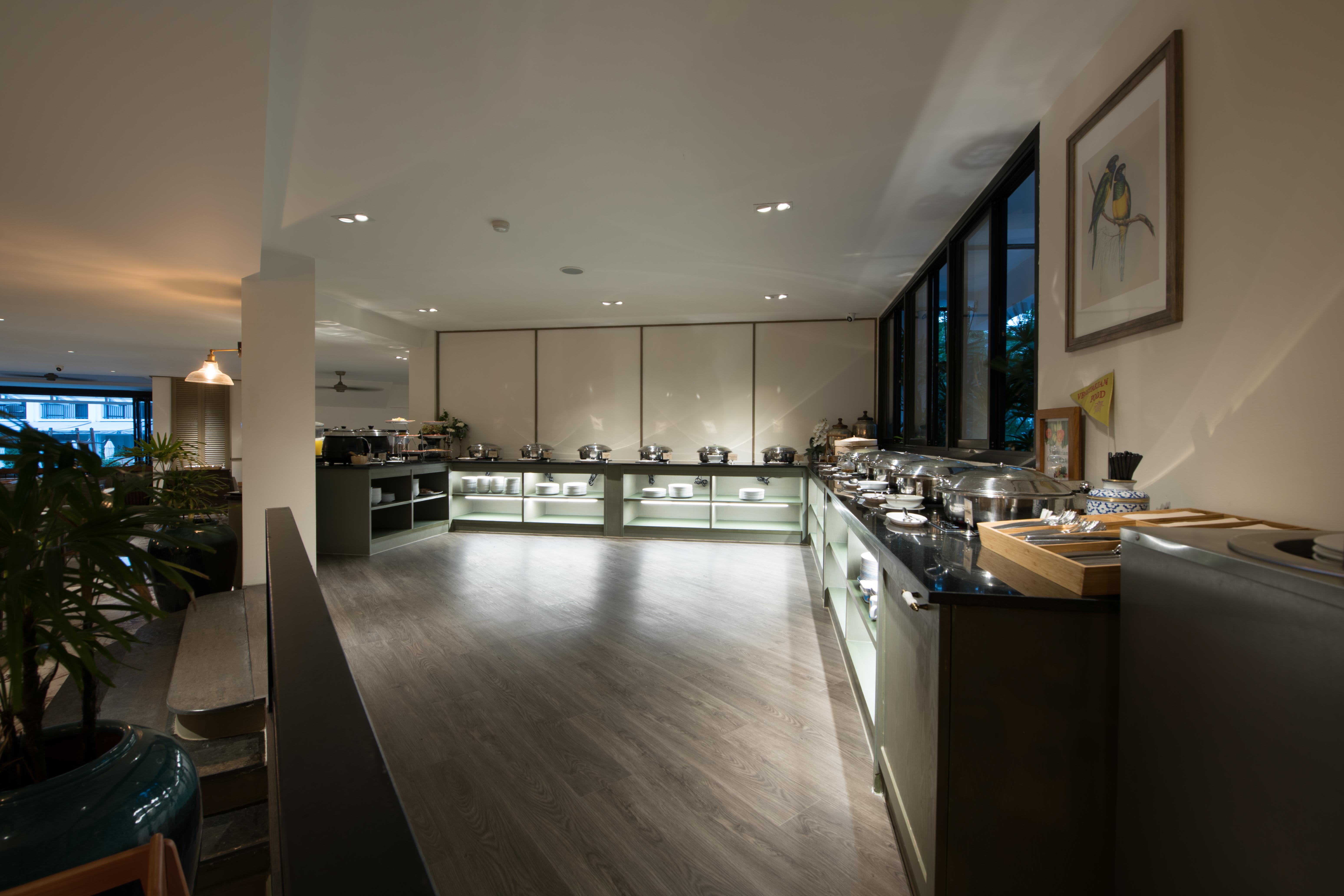 Sawaddi Patong Resort & Spa By Tolani - Sha Extra Plus Exterior foto