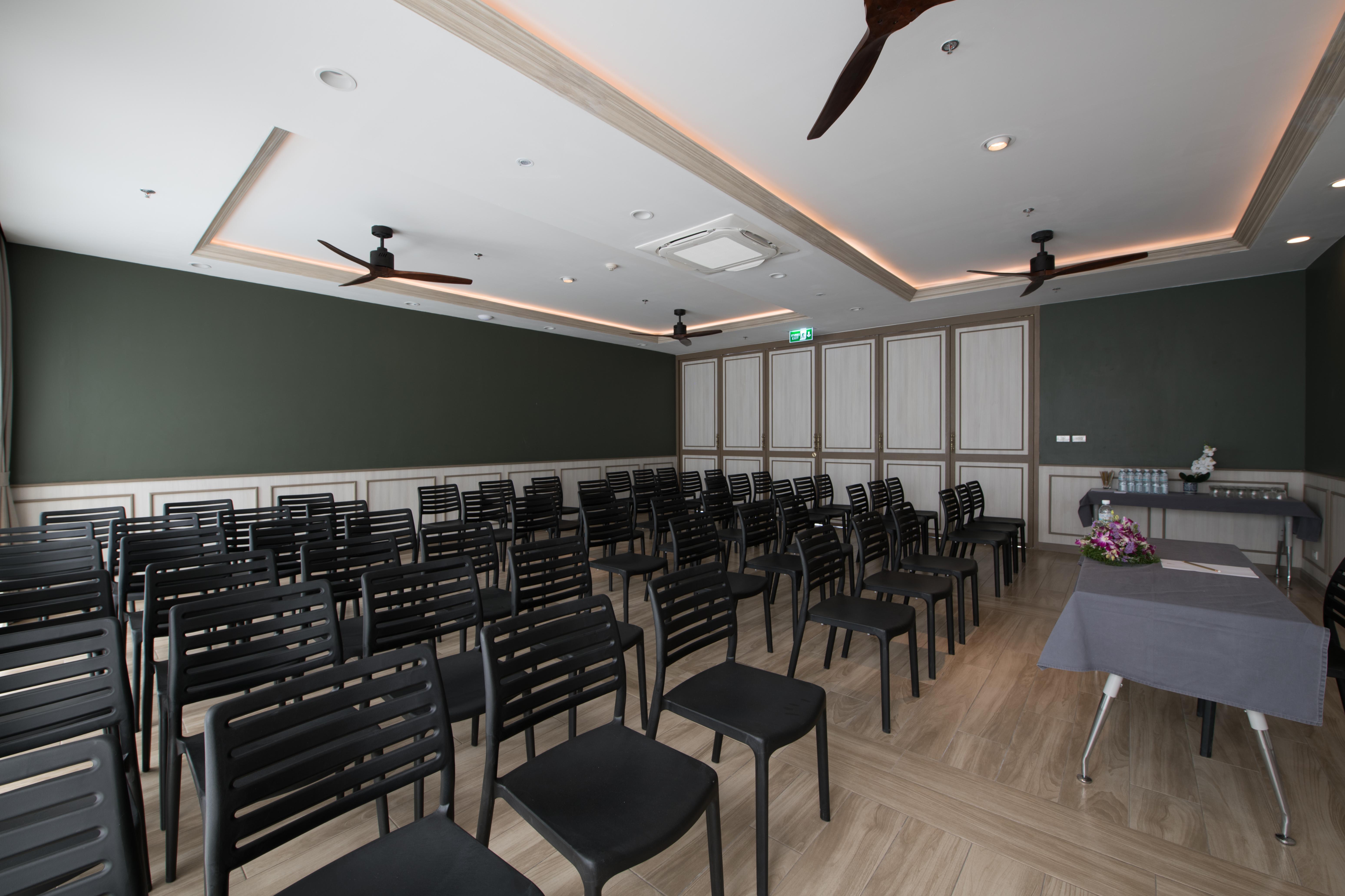 Sawaddi Patong Resort & Spa By Tolani - Sha Extra Plus Exterior foto