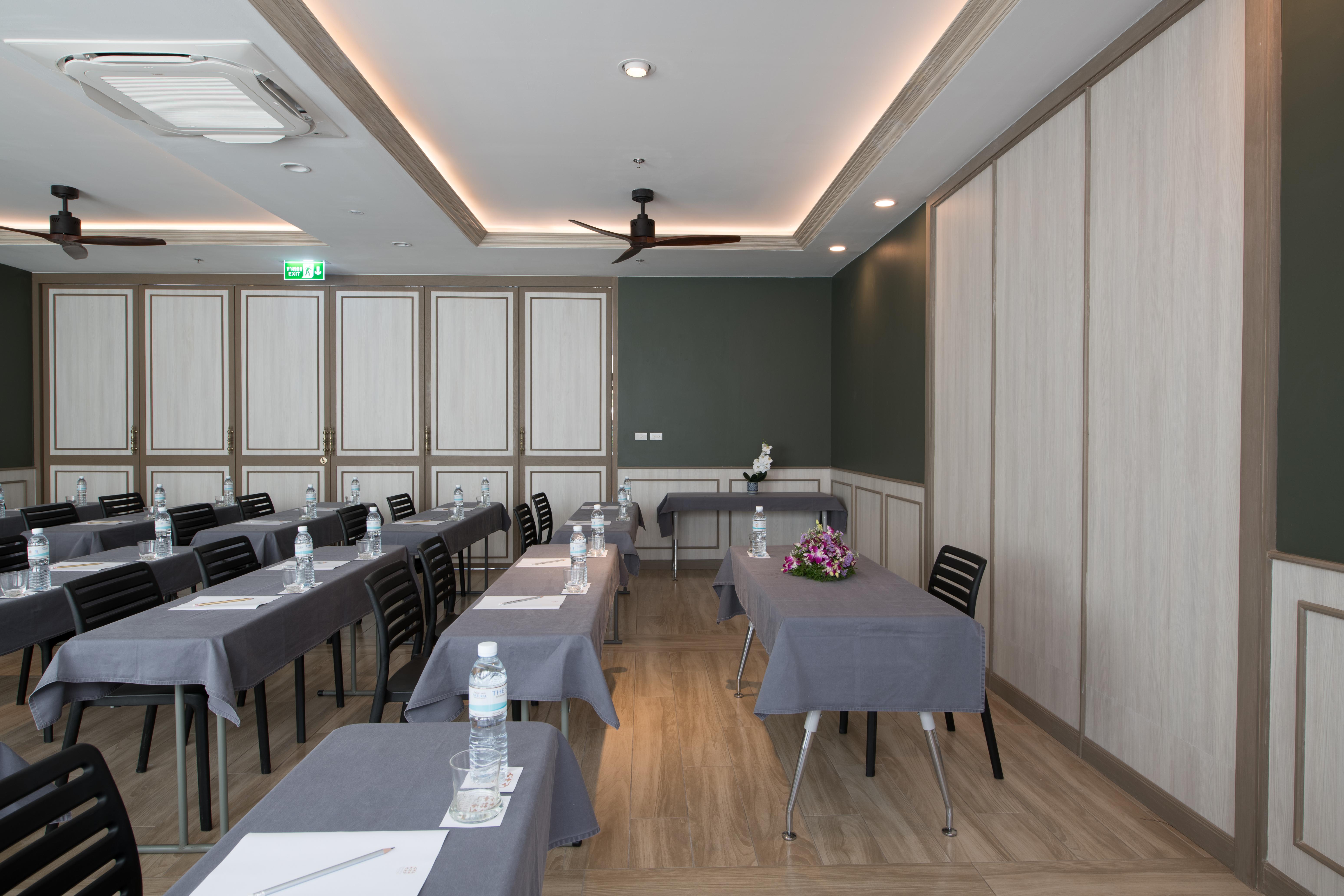Sawaddi Patong Resort & Spa By Tolani - Sha Extra Plus Exterior foto