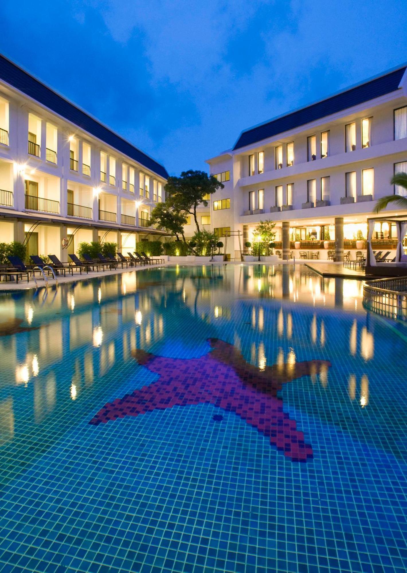 Sawaddi Patong Resort & Spa By Tolani - Sha Extra Plus Exterior foto
